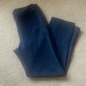 Ladies Lululemon On The Move Pant!